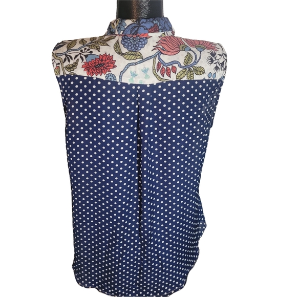 Marie Claire Floral Sleeveless Button Up Top with Polka Dot Accents L - Picture 5 of 6
